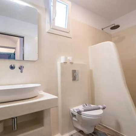 Depis Private Naxos Willa